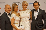 Nadja Uhl mit Lebensgefährten Kay Bockhold, Natscha Grün mit Oskar Produzent Quirin Berg (re.) @ Deutscher Filmball 2015